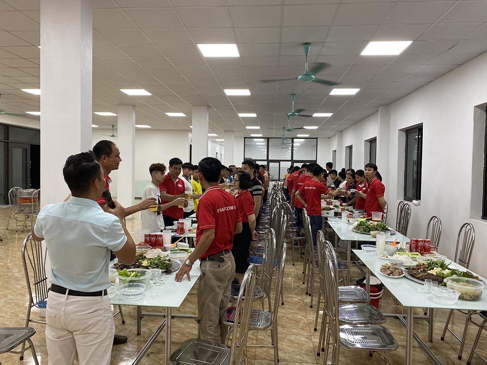 tiệc liên hoan tổng kết và sinh nhật cán bộ nhân viên quý III 2023