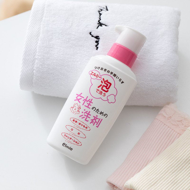 Nước giặt đồ lót và tẩy các vết bẩn Kose