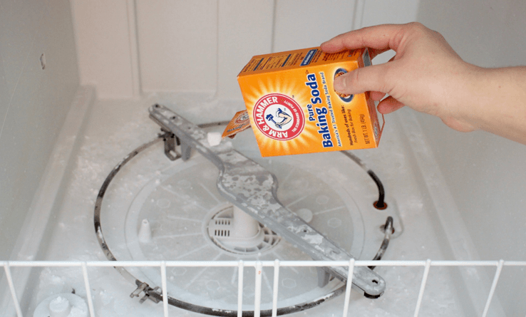 Khử mùi máy rửa bát bằng baking soda