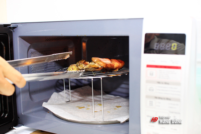nướng mực bằng lò vi sóng