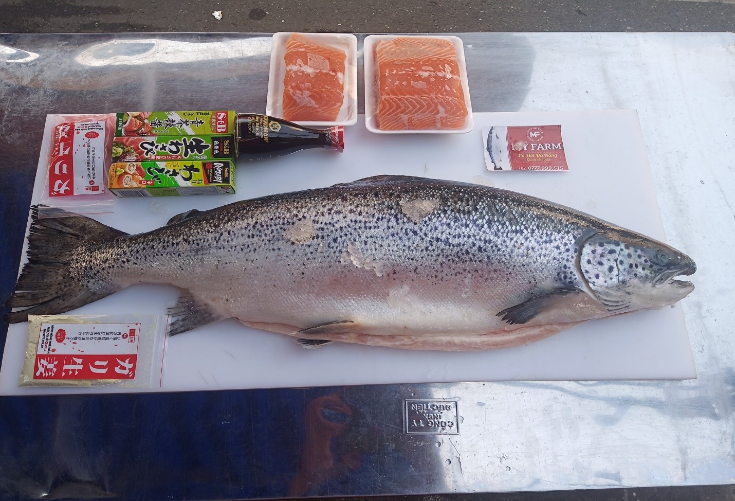 Cá hồi Nauy nhập khẩu nguyên con
