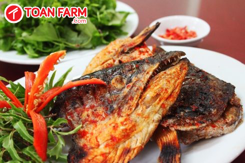 Đầu cá hồi chiến nước mắm