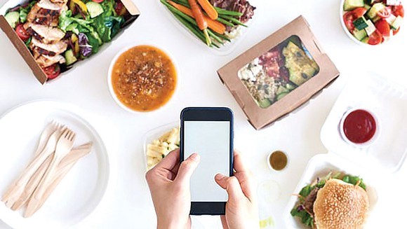 Chỉ cần với chiếc điện thoại đã có thể dễ dàng thực hiện