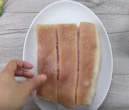 Luộc thịt trong khoảng 8-10 phút