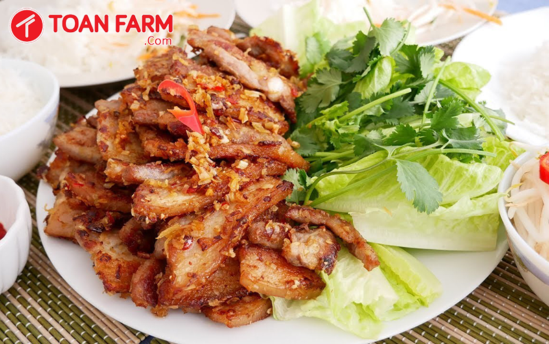 Thịt ba chỉ Toàn Farm rang sả ớt