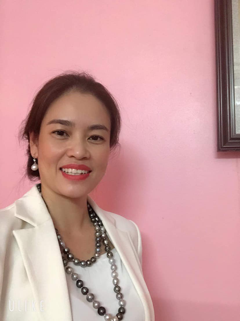 Bộ Sưu Tập Ảnh Phụ Nữ Thanh Lịch Đeo Ngọc Trai