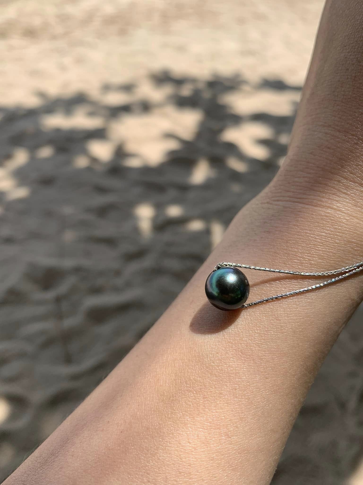 Không có gì tôn vẻ đẹp của ngọc trai bằng sự đơn giản