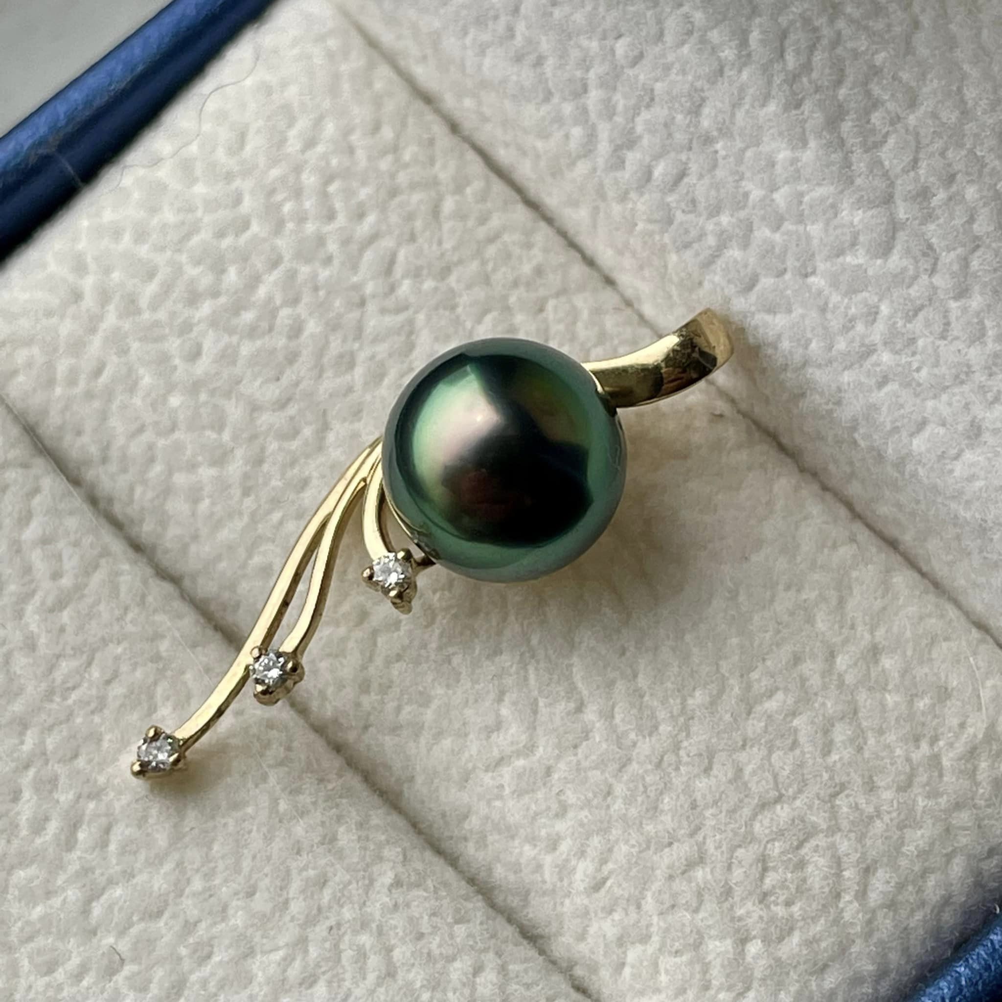 Một mẫu dây chuyền ngọc trai