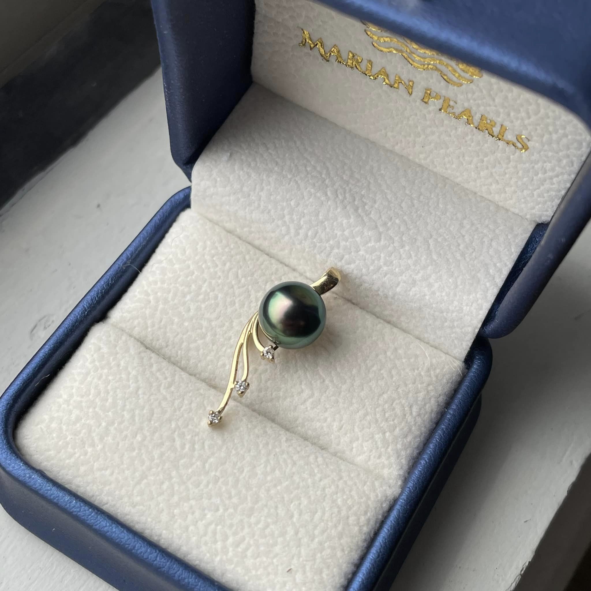 Một mẫu dây chuyền ngọc trai