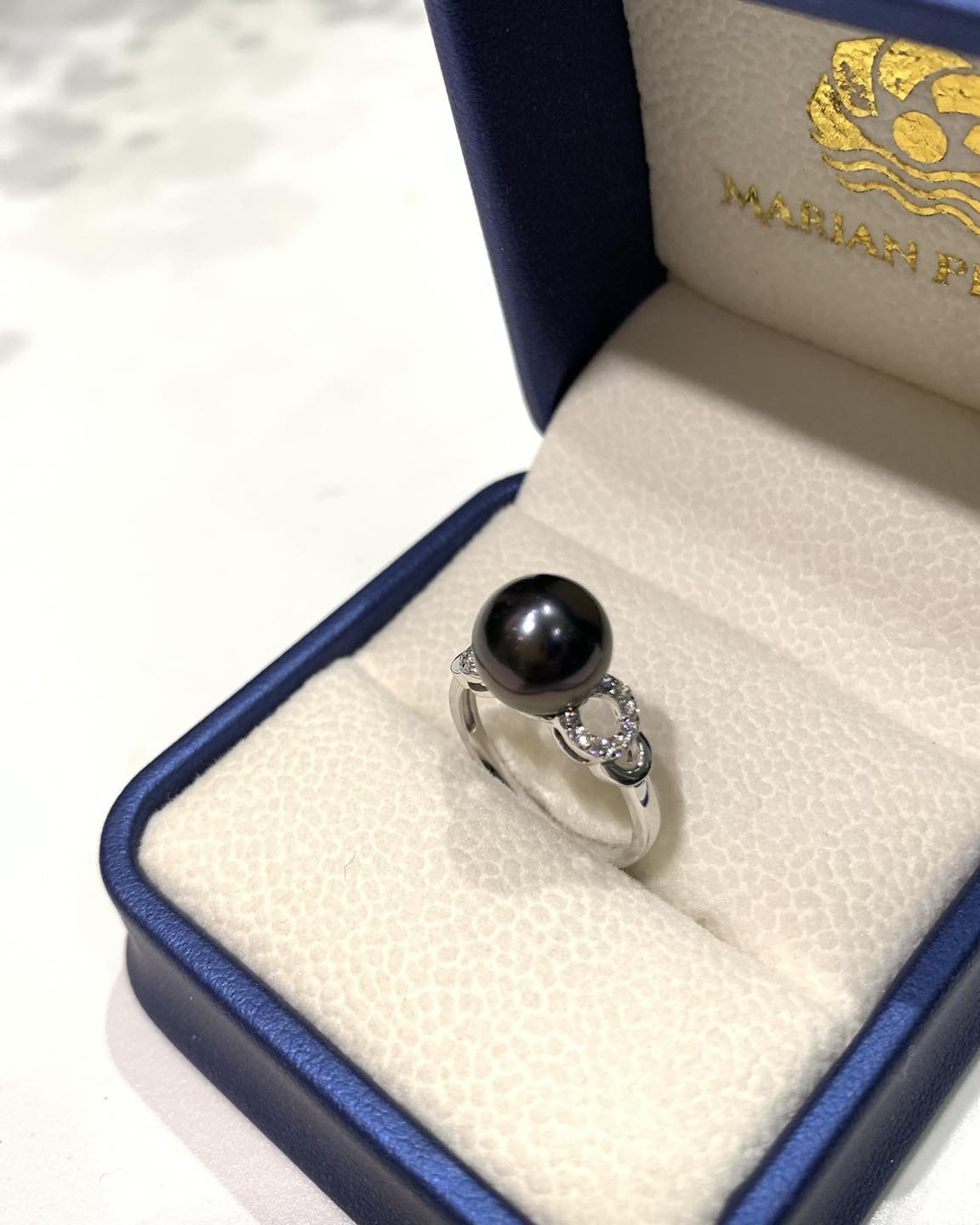 Hãy đeo ngọc trai bên mình để tăng cường năng lượng tích cự