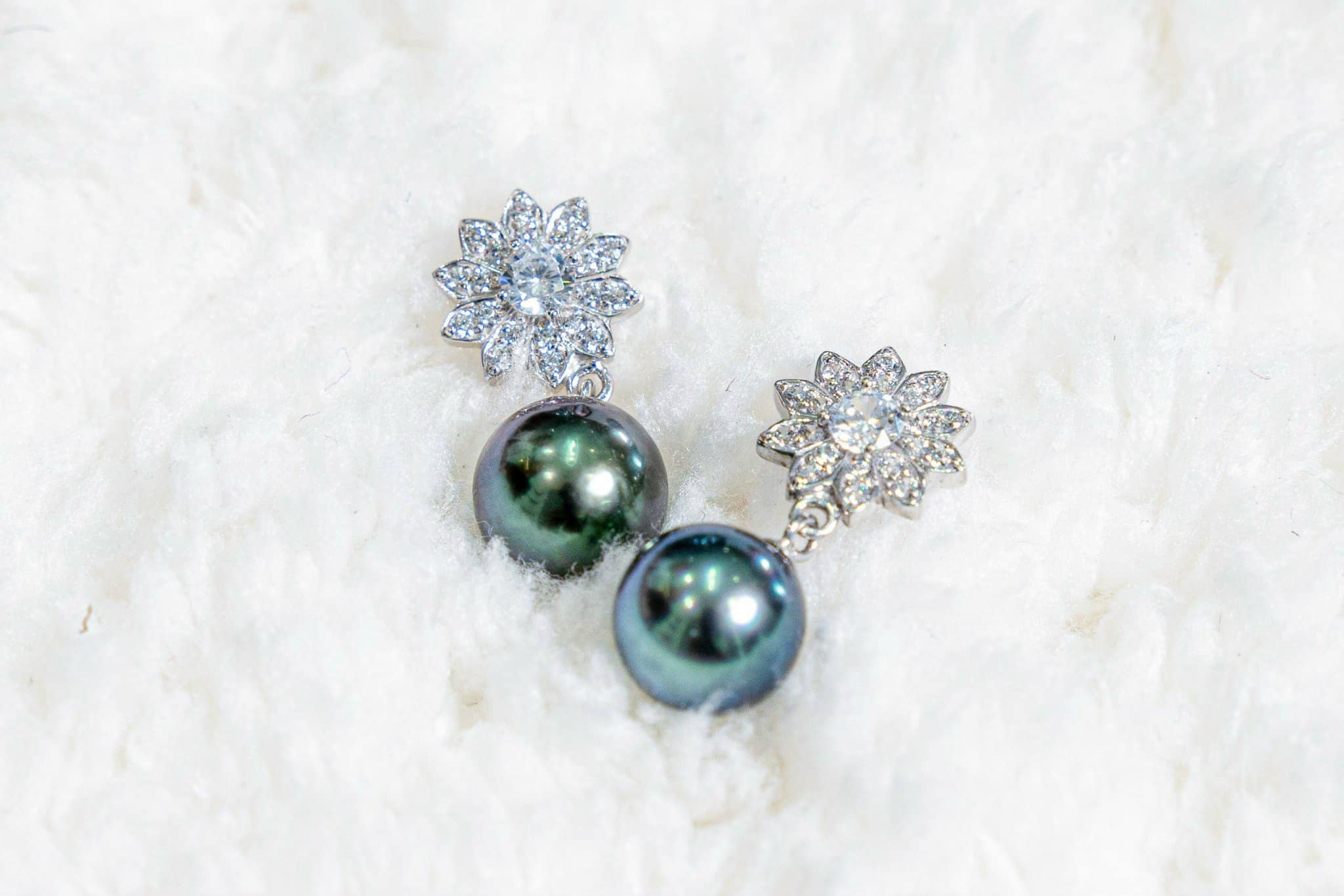 Mua Ngọc Trai Online Ở Đâu: Hành Trình Tìm Kiếm Viên Ngọc Ưng Ý