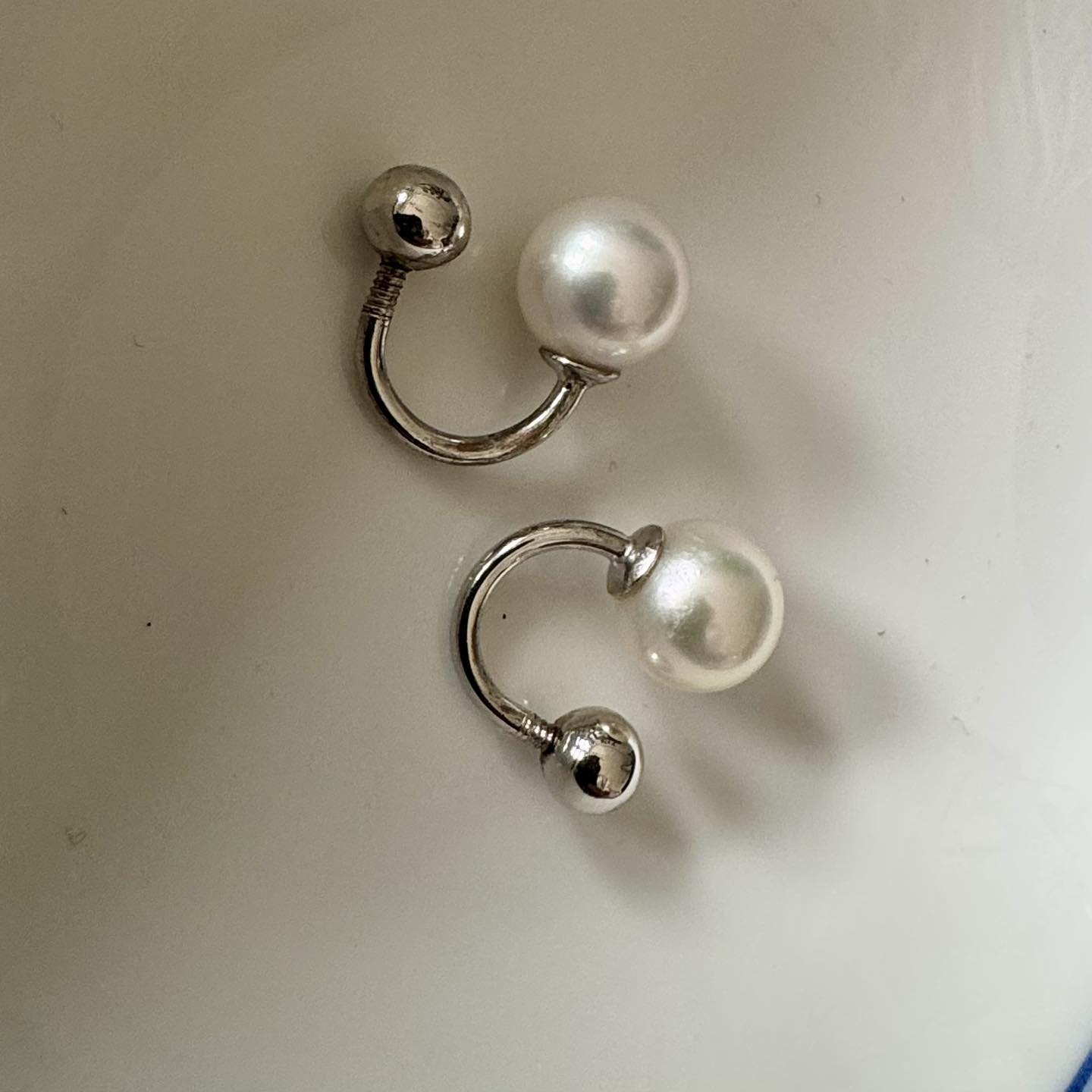 Ý Nghĩa Bông Tai Ngọc Trai Akoya: Vẻ Đẹp Đầy Cảm Xúc