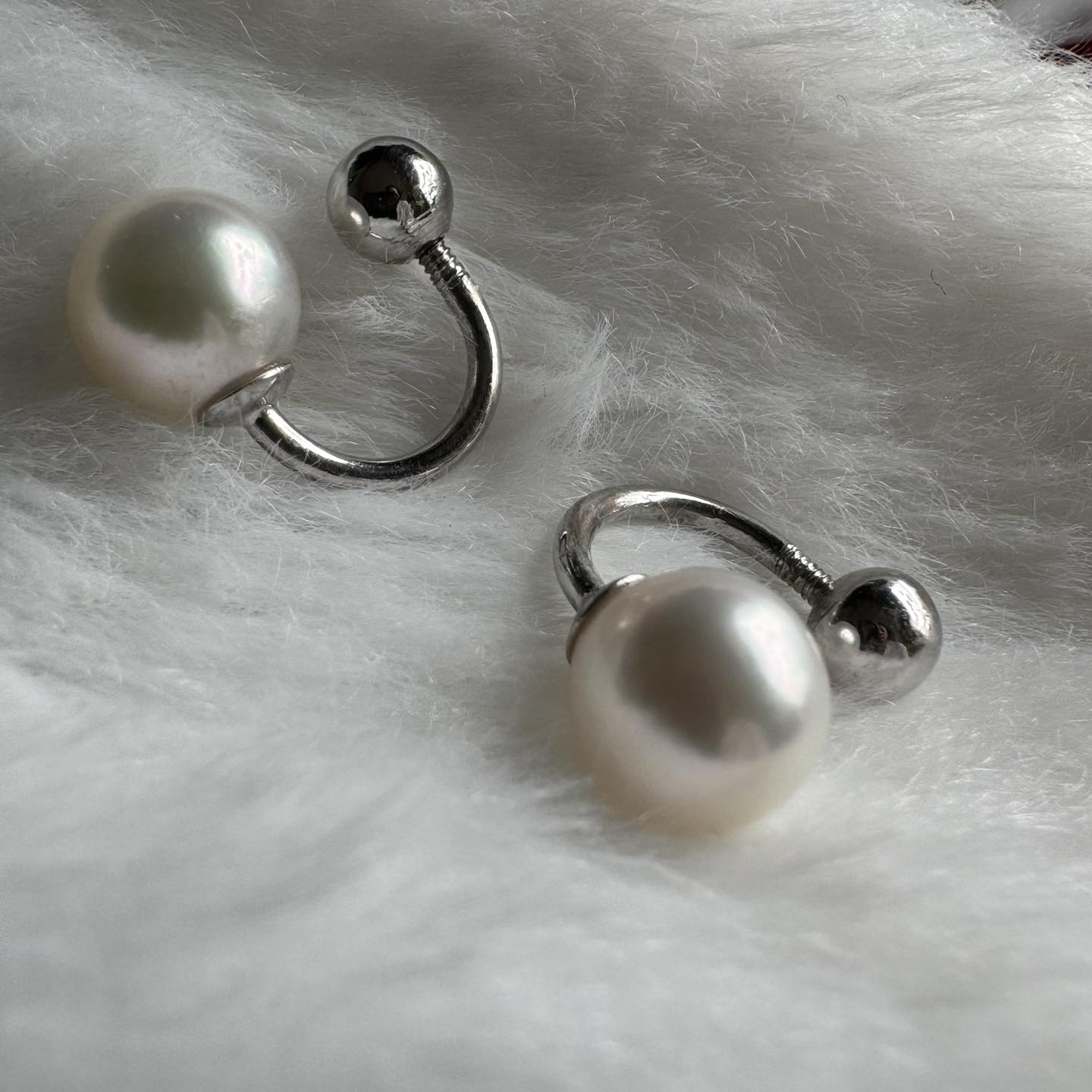 Ý Nghĩa Bông Tai Ngọc Trai Akoya: Vẻ Đẹp Đầy Cảm Xúc