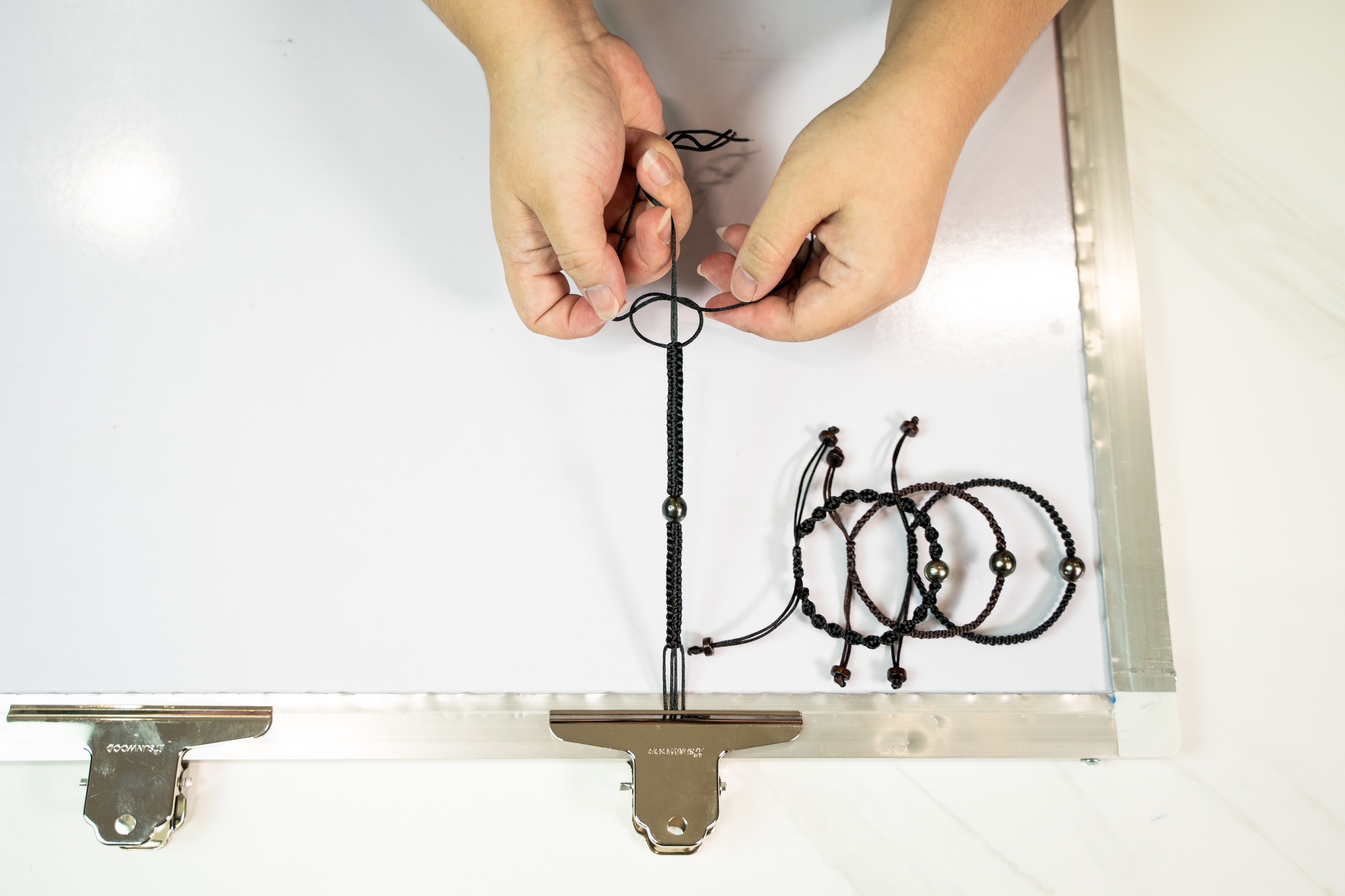 Sự Độc Đáo Của Vòng Tay Ngọc Trai Dây Cotton Xax Tết Thủ Công