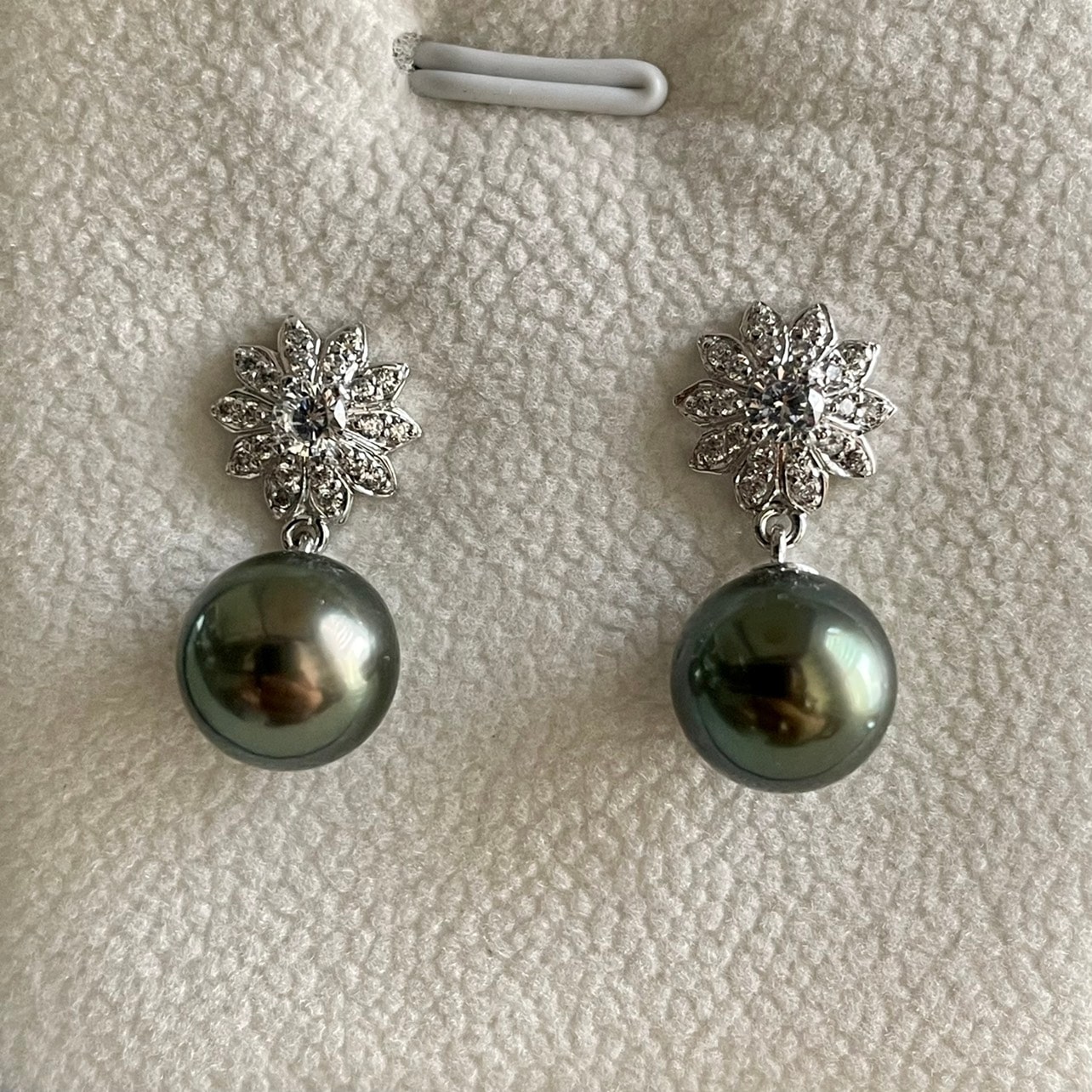 Bông Tai Ngọc Trai Tahiti Ánh Xanh Dạng Thả