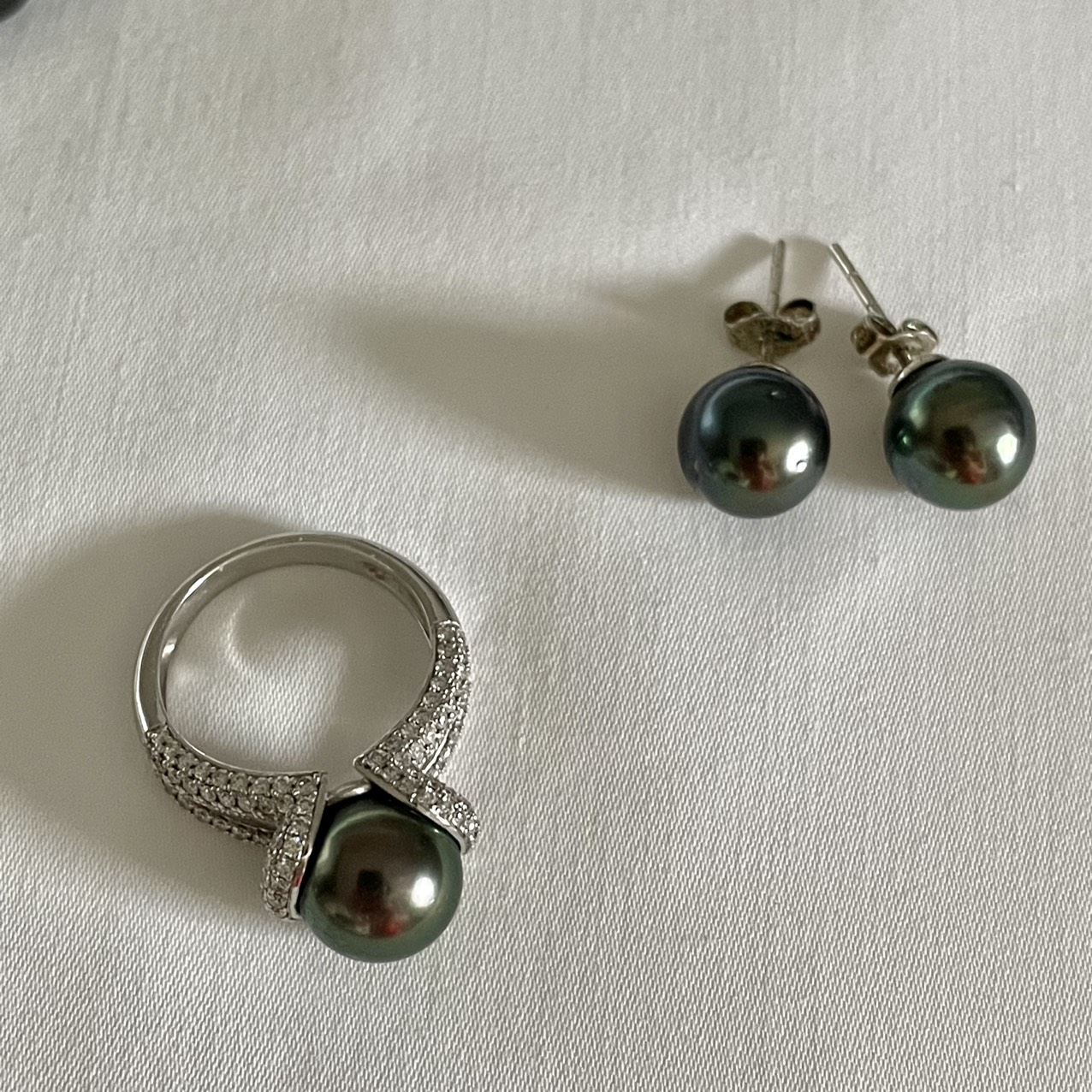 Khi không sử dụng nên để trang sức được nghỉ ngơi