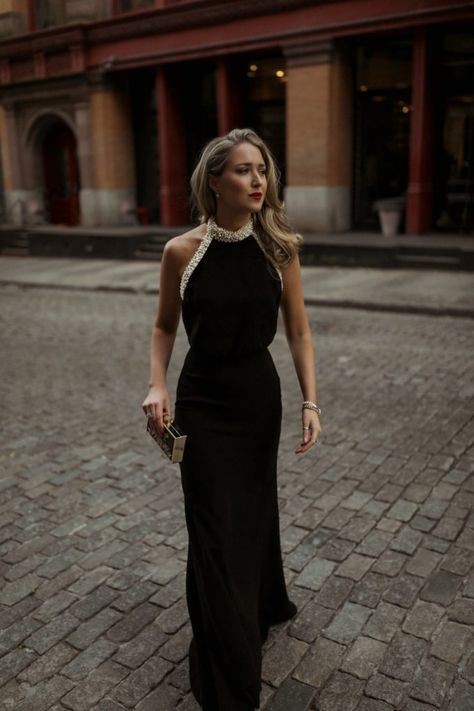 Đầm dạ hội mang lại vẻ quyến rũ sang trọng