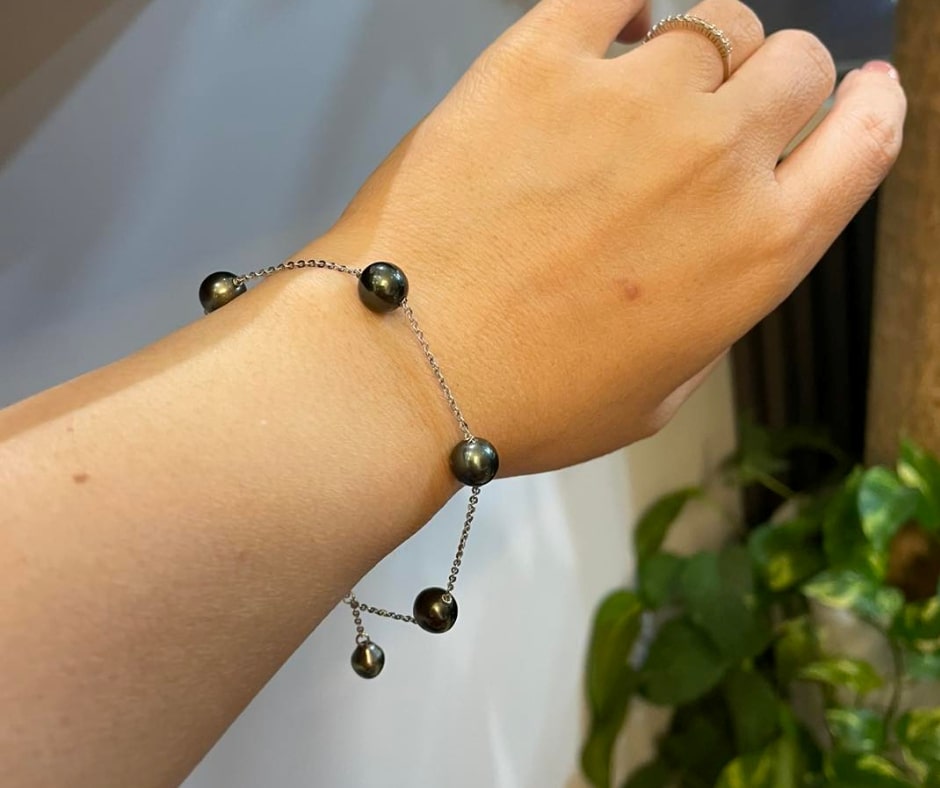 Lắc tay ngọc trai cho sự đơn giản nhẹ nhàng