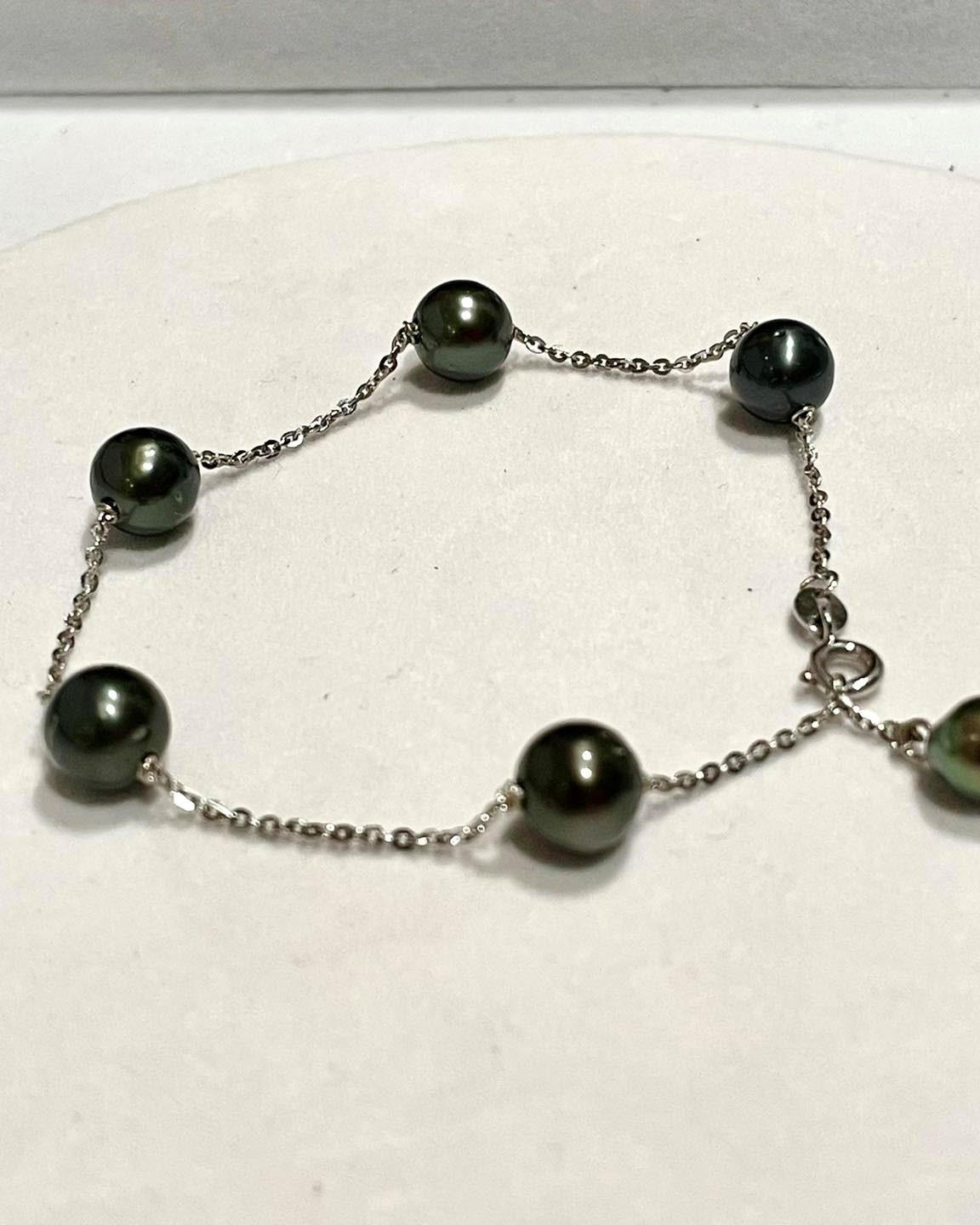 Lắc tay ngọc trai Tahiti cho cô nàng yêu thích vẻ thanh lịch