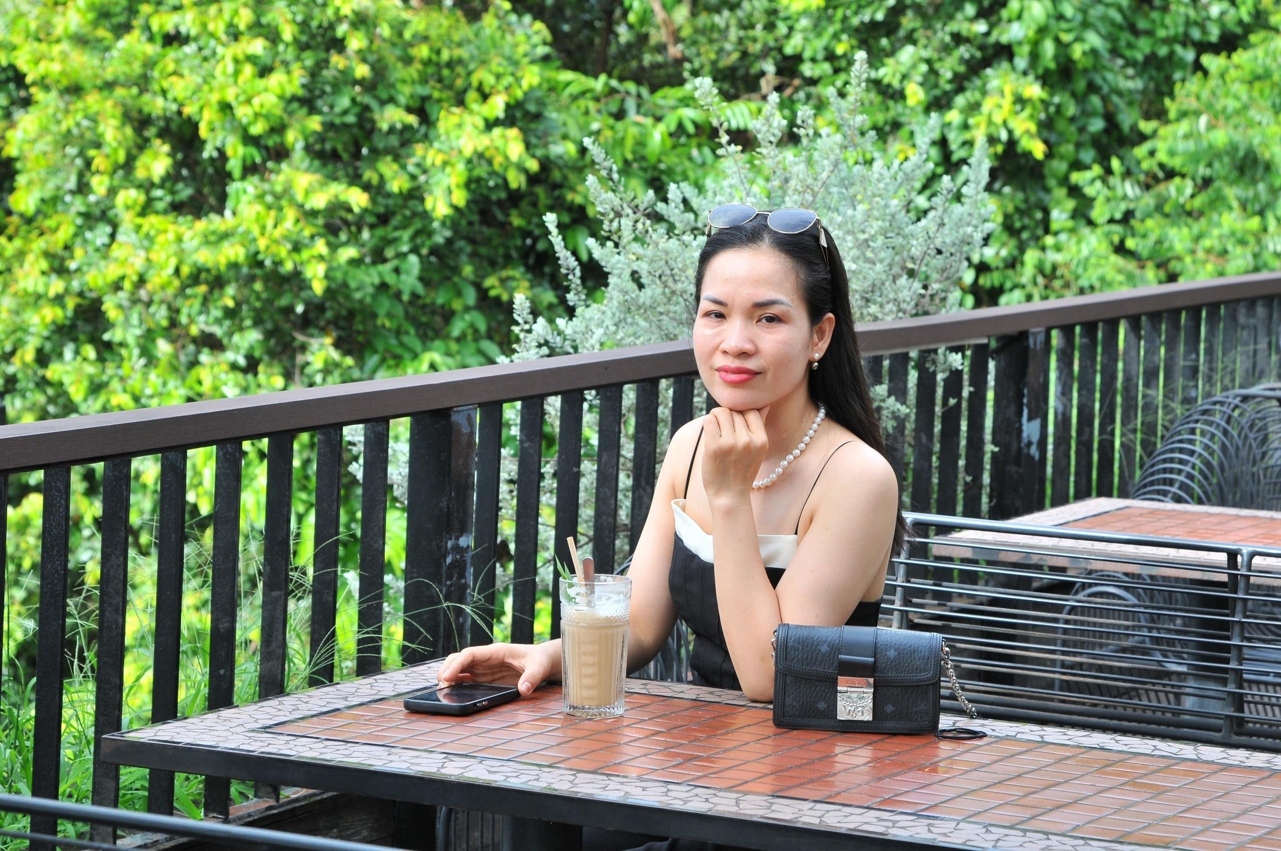 Một chiếc vòng cổ ngọc trai trắng tinh khôi sẽ thêm sự quý phái và tinh tế cho bất kỳ trang phục nào