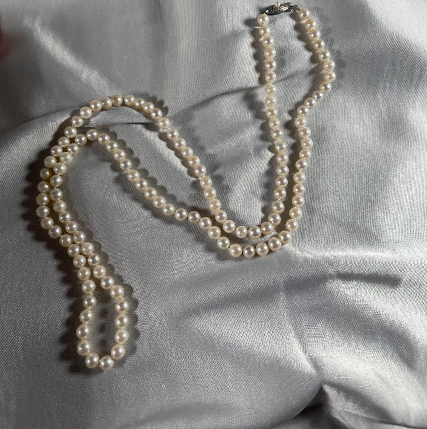 Ngoc trai và vải lanh