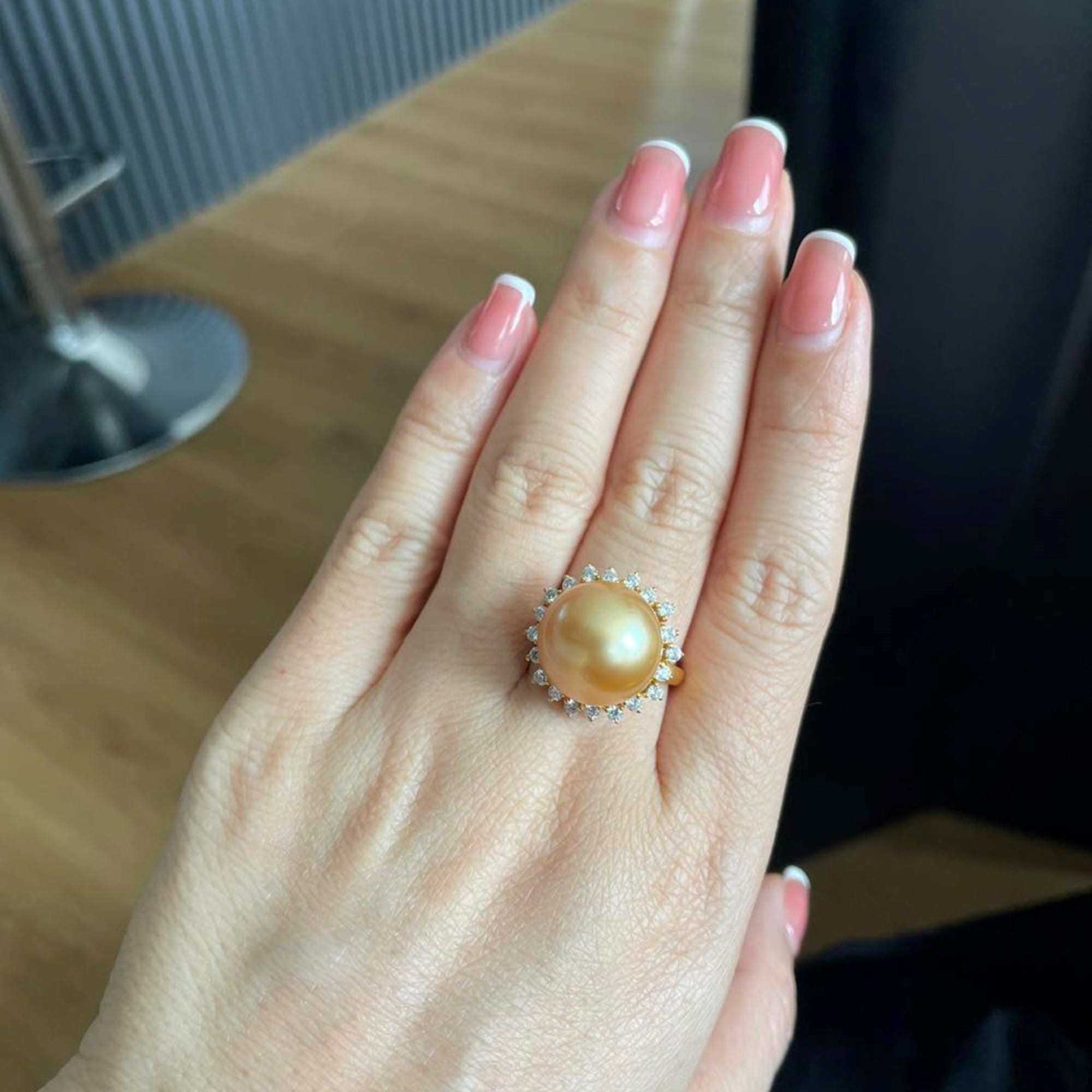 Nhẫn ngọc trai Southsea cùng đá quý