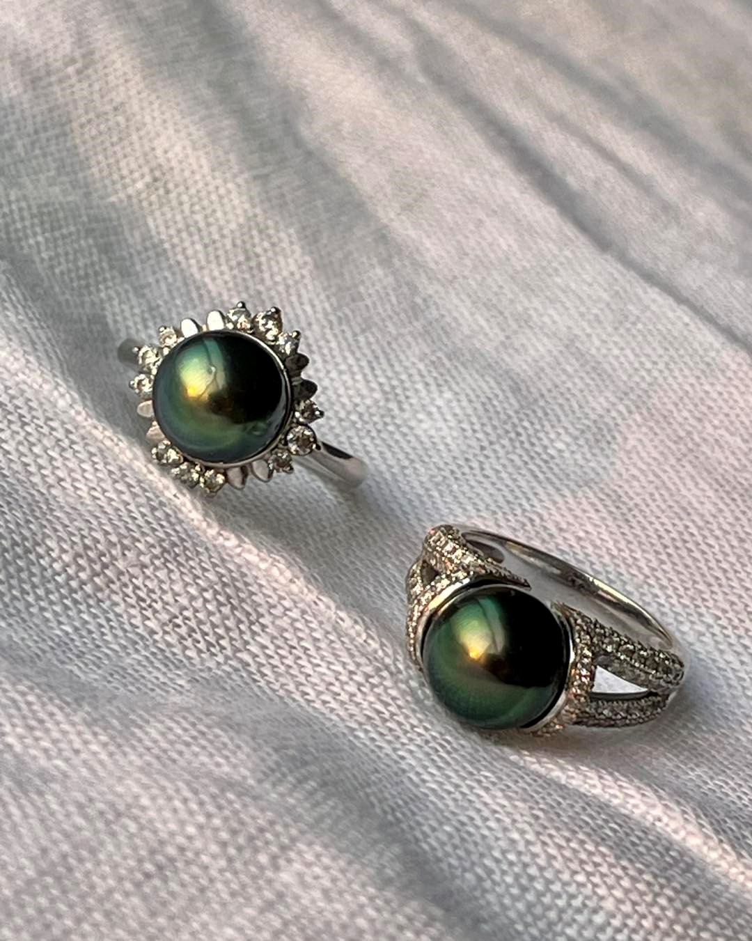 Nhẫn ngọc trai Tahiti ánh xanh lông công