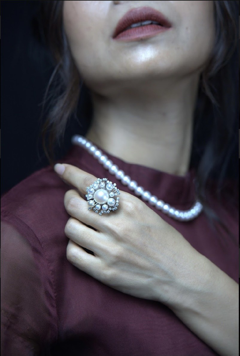 nhẫn ngoc trai đính nhiều viên