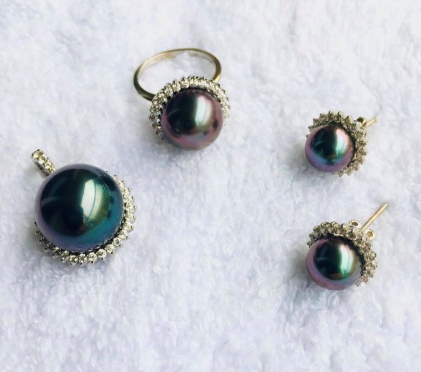 Set trang sức ngọc trai cho phong cách tối giản