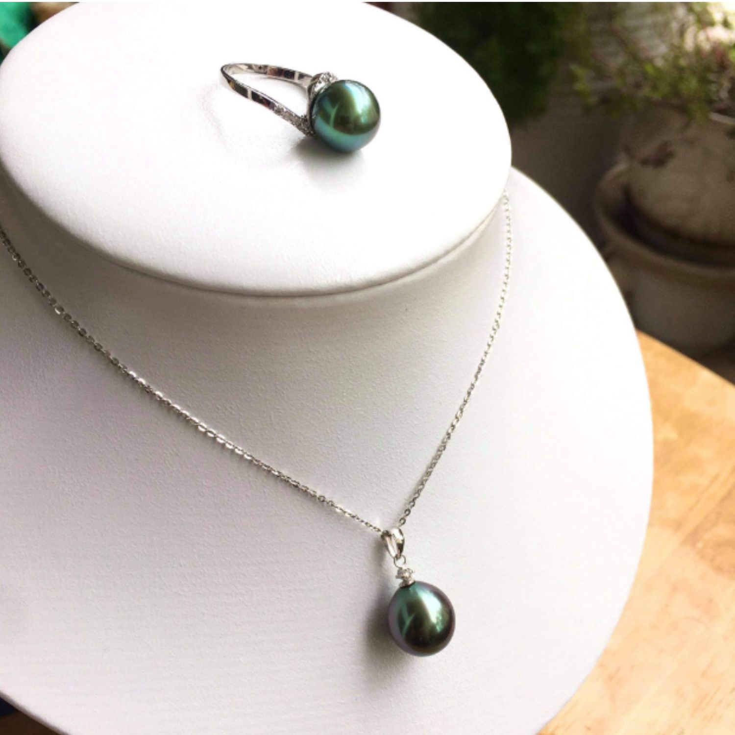 Bộ trang sức Ngọc trai Tahiti ánh lông công