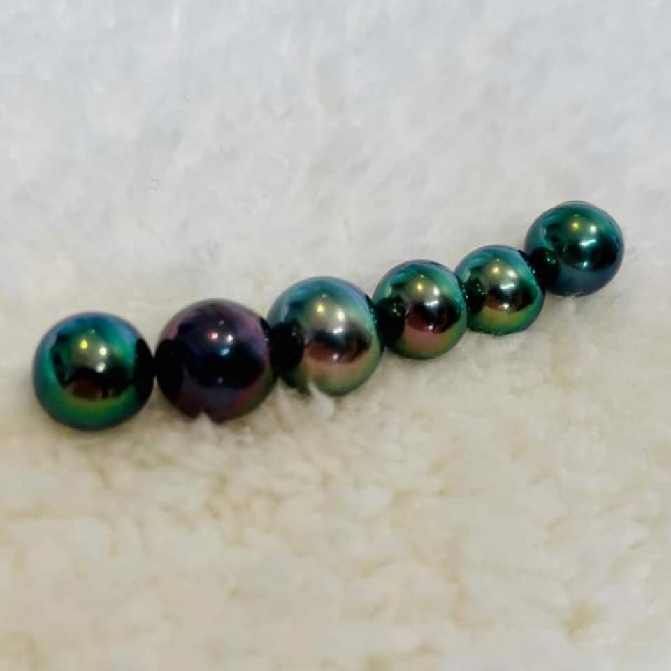 Vẻ đẹp lấp lánh tinh tế của ngọc trai đen Tahiti