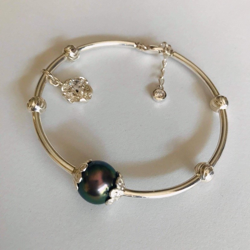 Vòng Tay Ngọc Trai Tahiti Ánh Lông Công Kết Hợp Chất Liệu Bạc