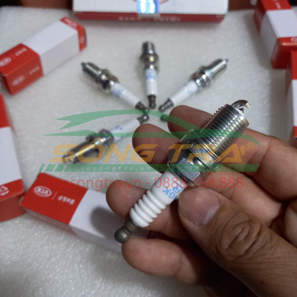 #BUGI_NGK/0K558_18110_XE_KIA_CHÍNH_HÃNG_GIÁ_1_CÁI
