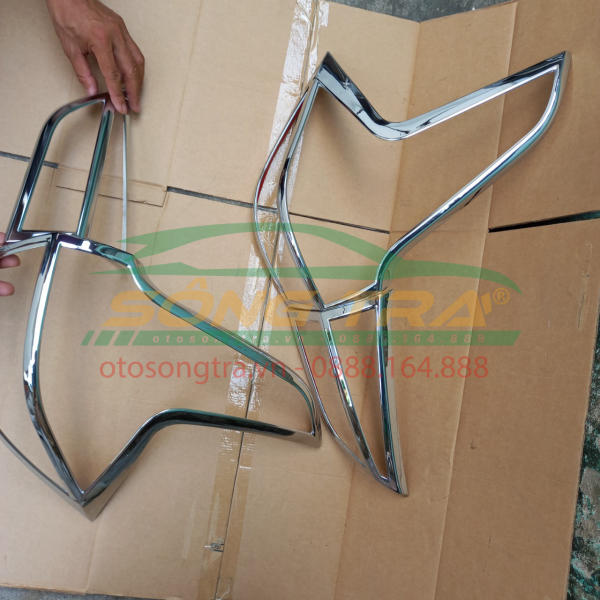 #ỐP_MẠ_ĐÈN_HẬU_MITSUBISHI_XPANDER