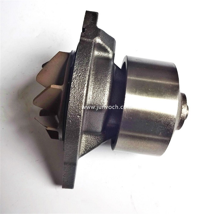 bom-nuoc-lam-mat-dong-co