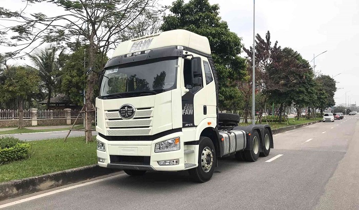 xe đầu kéo faw 2 cầu