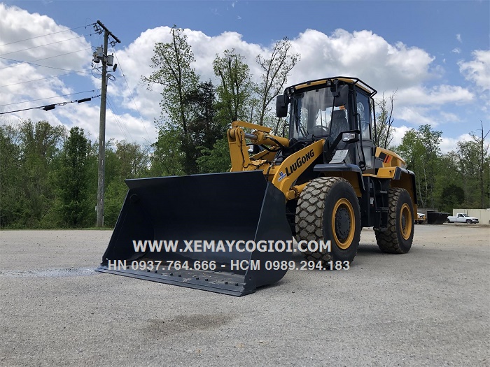 san-pham-may-xuc-lat-gau-2-2-m3-o-viet-nam