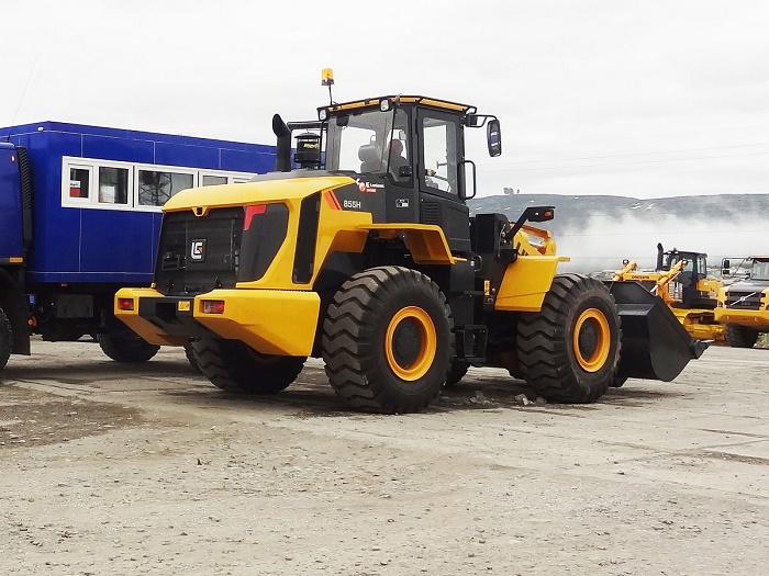 so-sanh-may-xuc-lat-xcmg-lw500kn-va-liugong-855h