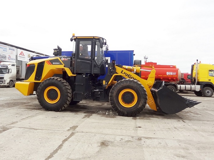 so-sanh-may-xuc-lat-xcmg-lw500kn-va-liugong-855h