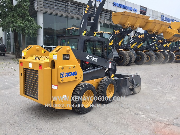 may-xuc-lat-quet-bui-rac-xcmg-xc750k