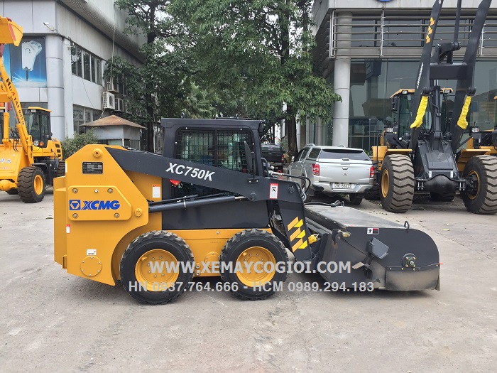 may-xuc-lat-quet-bui-rac-xcmg-xc750k