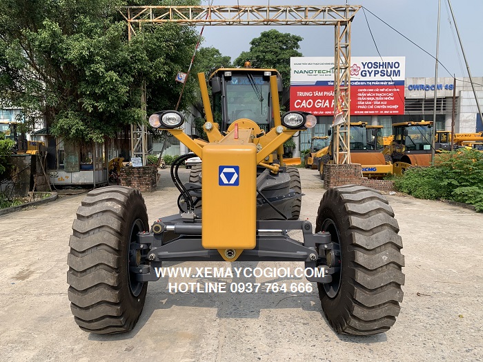 máy san gạt trung quốc xcmg gr165