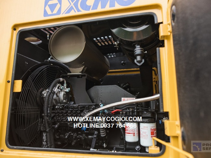 máy san gạt trung quốc xcmg gr165