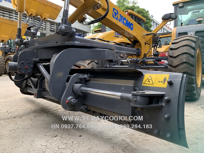 may-san-gat-xcmg-gr1003