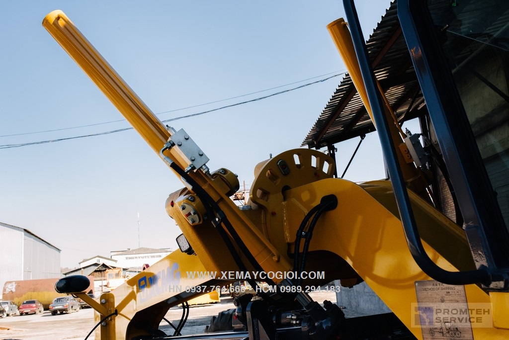 may-san-gat-xcmg-gr135-luoi-gat-3-6-m