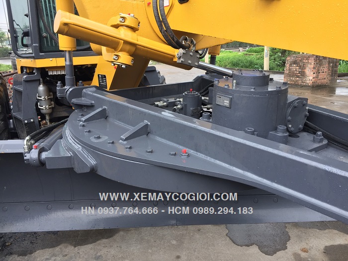 may-san-gat-xcmg-gr135-luoi-gat-3-6-m