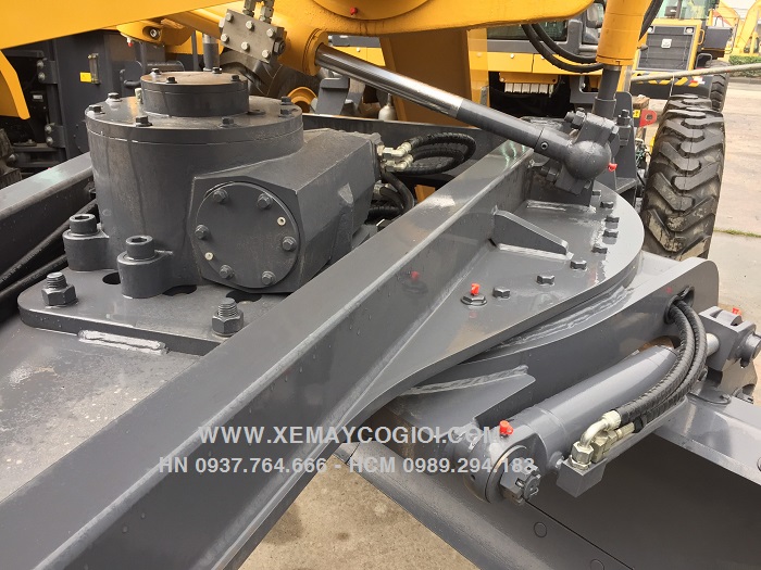 may-san-gat-xcmg-gr135-luoi-gat-3-6-m