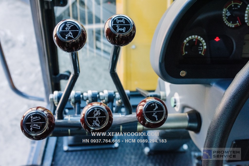 may-san-xcmg-gr135-luoi-gat-3-6-m