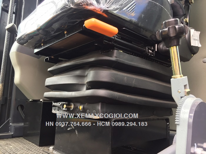 may-san-gat-xcmg-gr135-luoi-gat-3-6-m