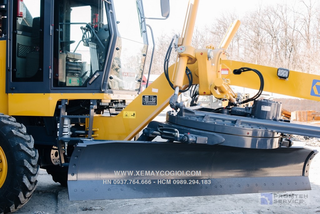 may-san-gat-xcmg-gr135-luoi-gat-3-6-m